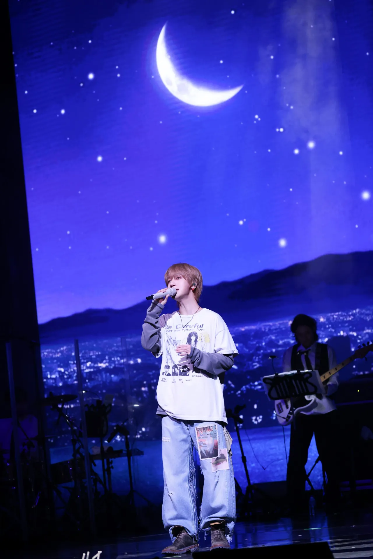 โวคอลตัวพ่อ เยซอง เสิร์ฟความสุขผ่านเสียงเพลง E.L.F. หัวใจเบ่งบาน