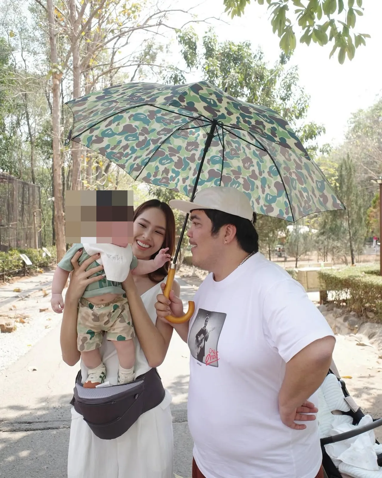 แจ็ค แฟนฉัน ถูกชาวเน็ตวิจารณ์ พาลูกเมียเที่ยวสวนสัตว์แต่เดินคุยโทรศัพท์