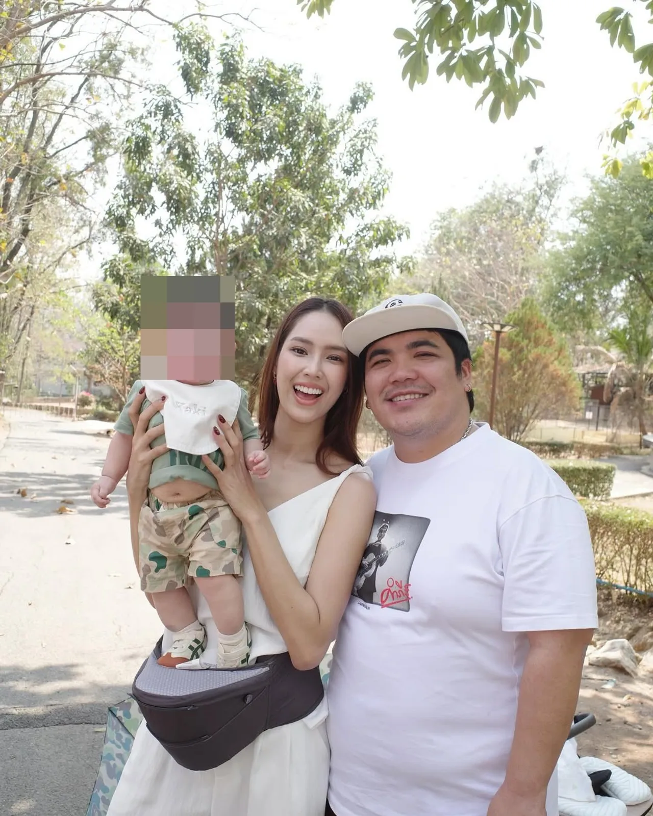 แจ็ค แฟนฉัน ถูกชาวเน็ตวิจารณ์ พาลูกเมียเที่ยวสวนสัตว์แต่เดินคุยโทรศัพท์