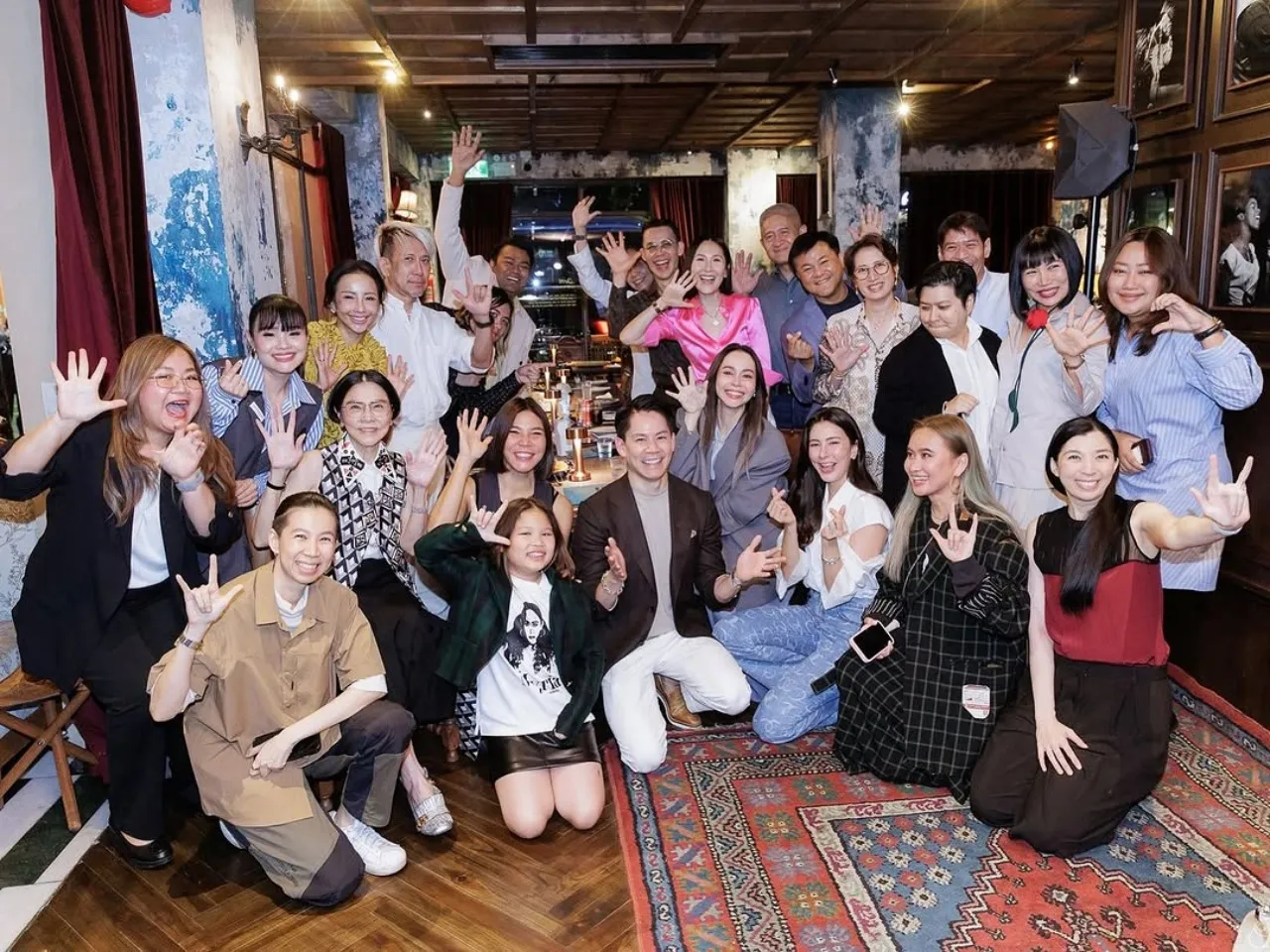 น้ำตาท่วมงาน นัท มีเรีย เจอเพื่อนทำเซอร์ไพรส์ ไม่คิดว่าจะมีคนรักมากขนาดนี้