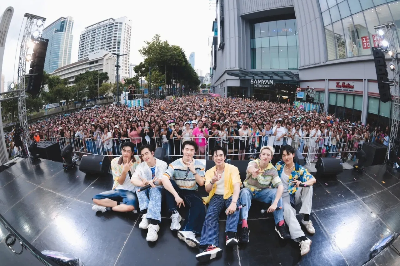 มันส์สุดขีดกับฟรีคอนเสิร์ตจากศิลปินดังตลอด 3 วัน ปักหมุดแลนด์มาร์กสงกรานต์ เปียกฉ่ำลืมร้อน 