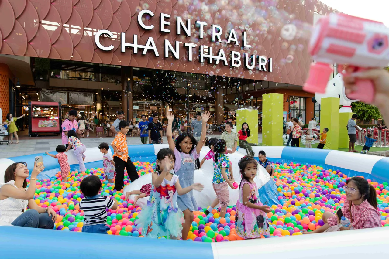 PROXIE บอยแบนด์ตัวท็อปแห่งวงการ T-Pop พาเริ่มต้นความสนุกต้อนรับสงกรานต์