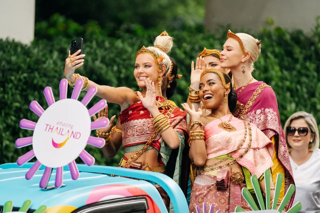 นางสงกรานต์จักรวาล วิกตอเรีย MU 2024 และนางสงกรานต์คู่ฮอตที่สุด ฟรีน-เบ็คกี้ สวยสะกดใจ