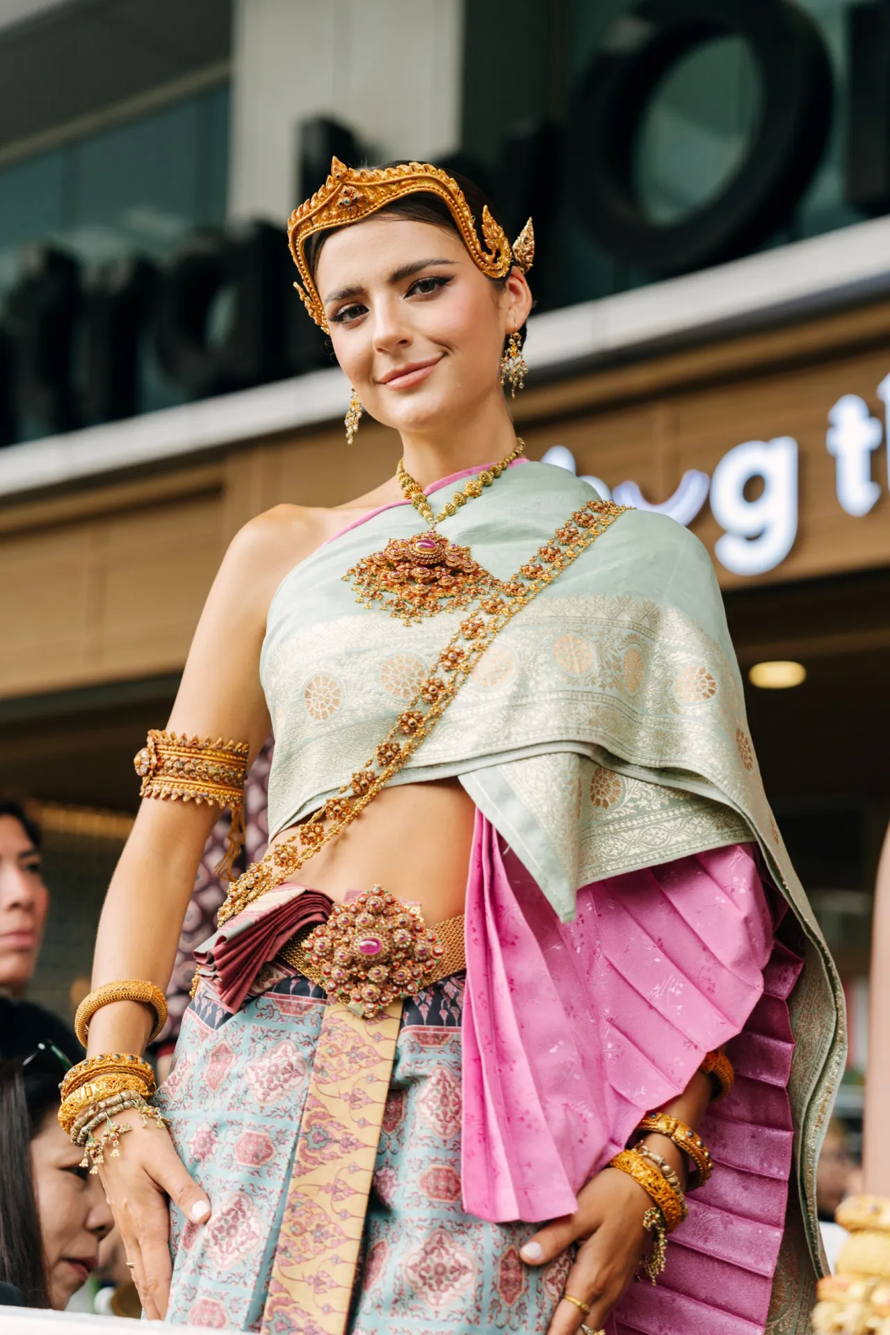 นางสงกรานต์จักรวาล วิกตอเรีย MU 2024 และนางสงกรานต์คู่ฮอตที่สุด ฟรีน-เบ็คกี้ สวยสะกดใจ