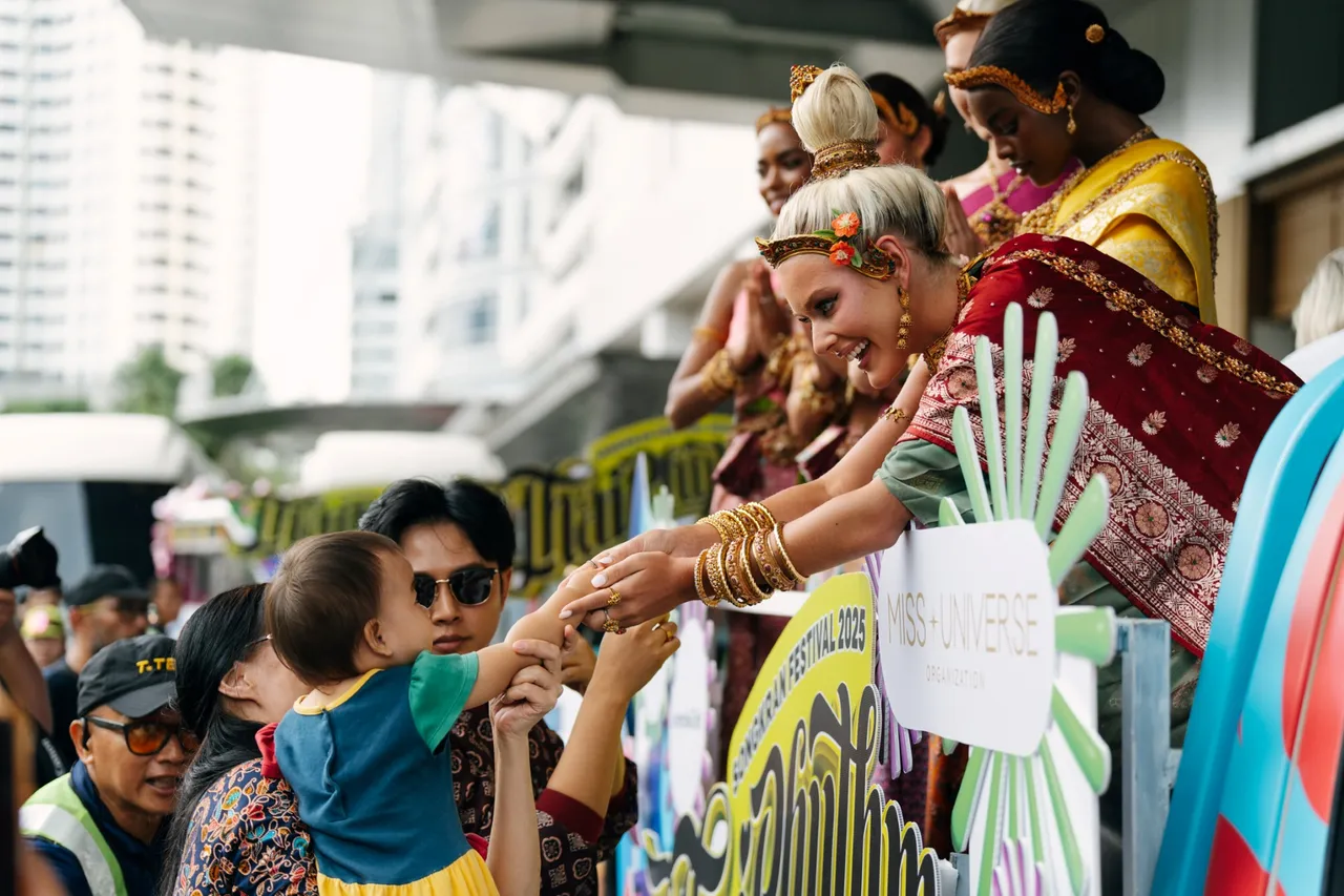 นางสงกรานต์จักรวาล วิกตอเรีย MU 2024 และนางสงกรานต์คู่ฮอตที่สุด ฟรีน-เบ็คกี้ สวยสะกดใจ