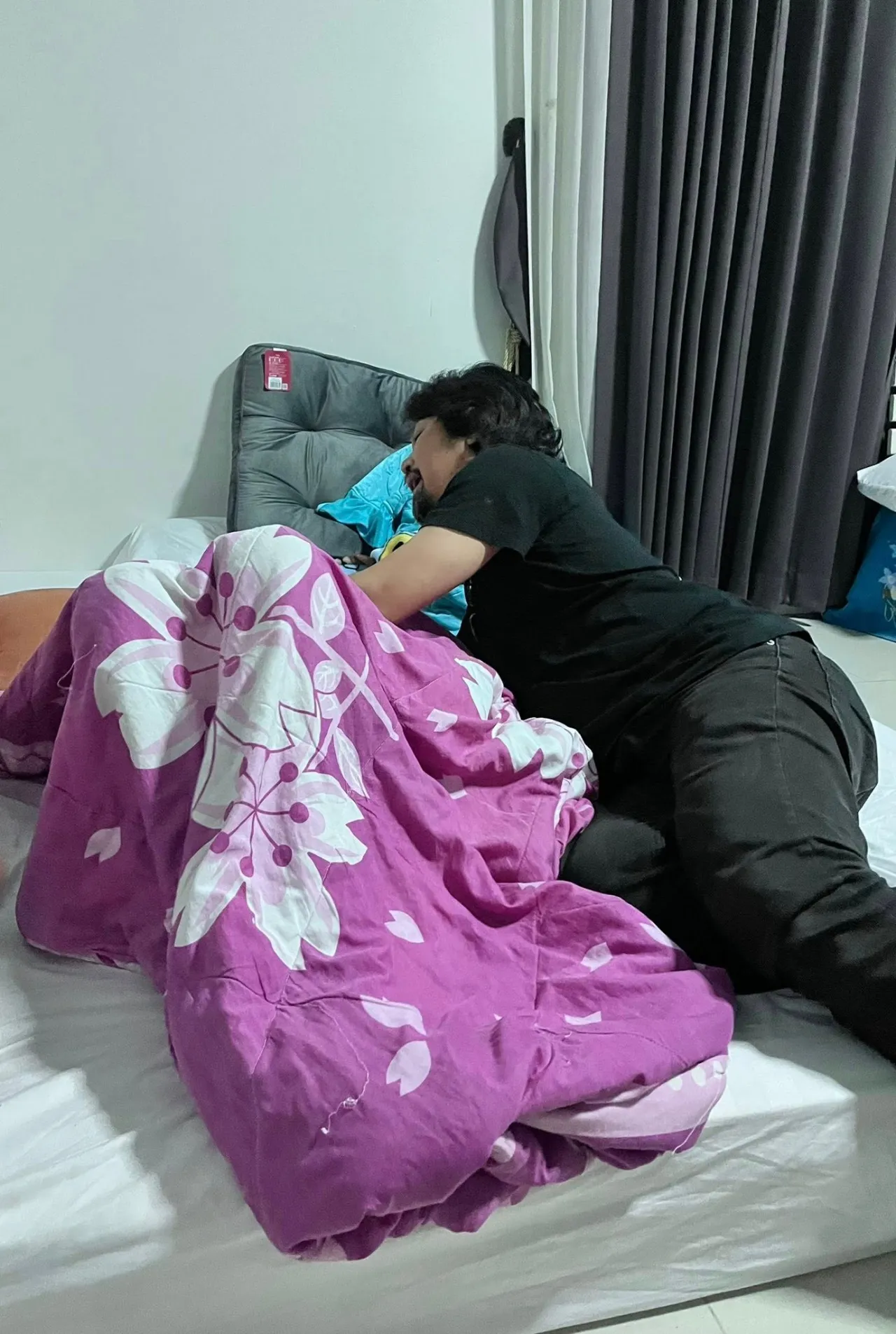 แสน นากา เผยภาพพี่น้องรวมตัวกัน เสก โลโซ กอดแม่ แคปชั่นจุกอก อ่านแล้วน้ำตาไหล