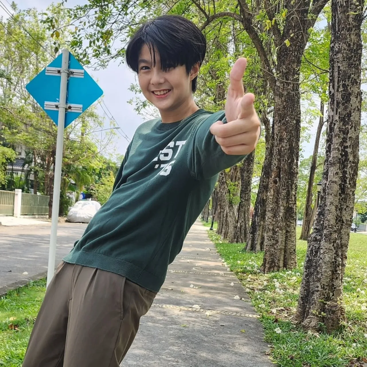 น้องเมลิค วันเฉลิมลูกแม่ลำยอง โตแล้วหล่อมาก หอบดอกไม้ยินดี นุ่น วรนุช