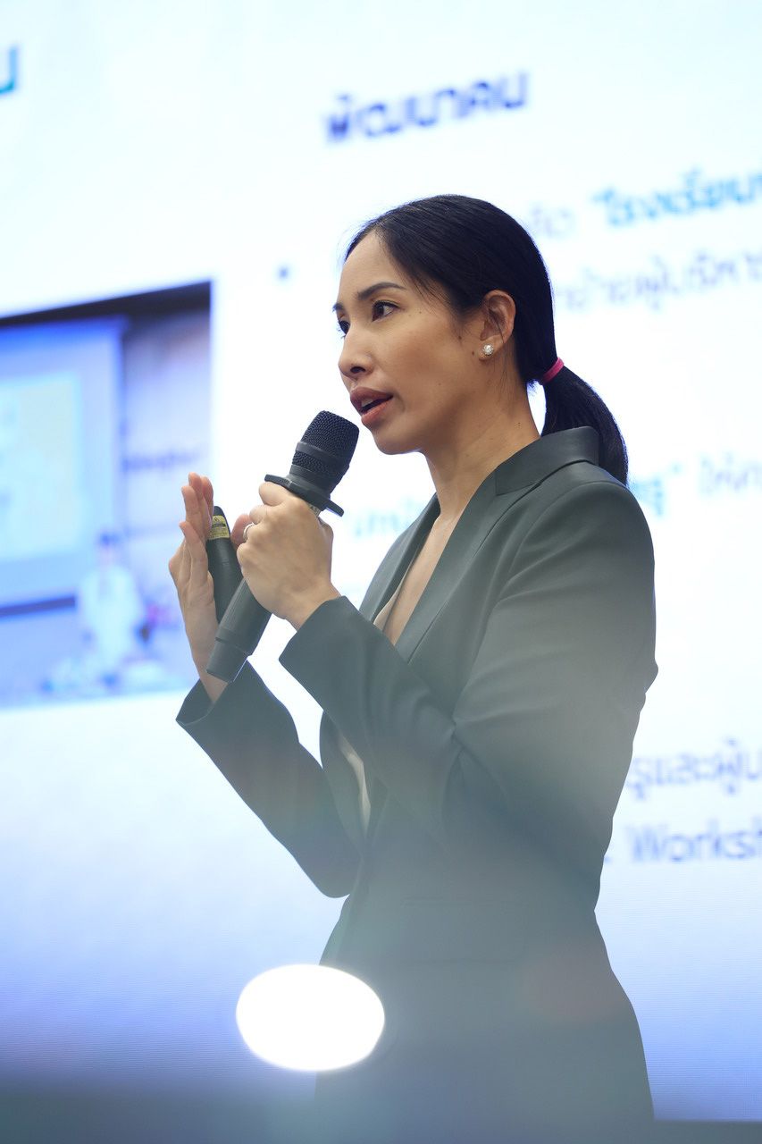 นางสาวจิตสุภา วัชรพล ประธานเจ้าหน้าที่บริหารร่วมไทยรัฐทีวีและไทยรัฐออนไลน์ และกรรมการมูลนิธิไทยรัฐ ปาฐกถา หัวข้อ 