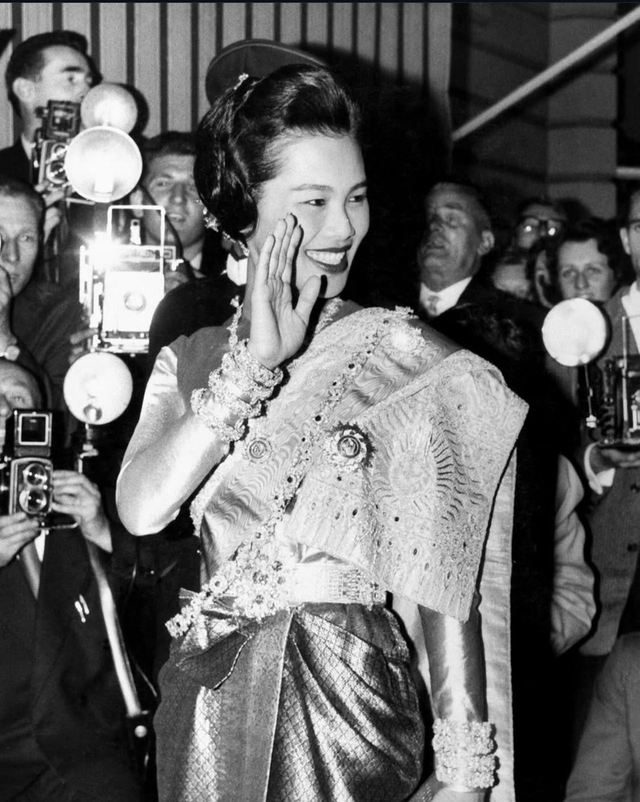 “QUEEN OF STYLE” พระสิริโฉมแห่งสยาม ทรงใช้แฟชั่นและความงามเป็นเครื่องมือการทูตทรงพลัง