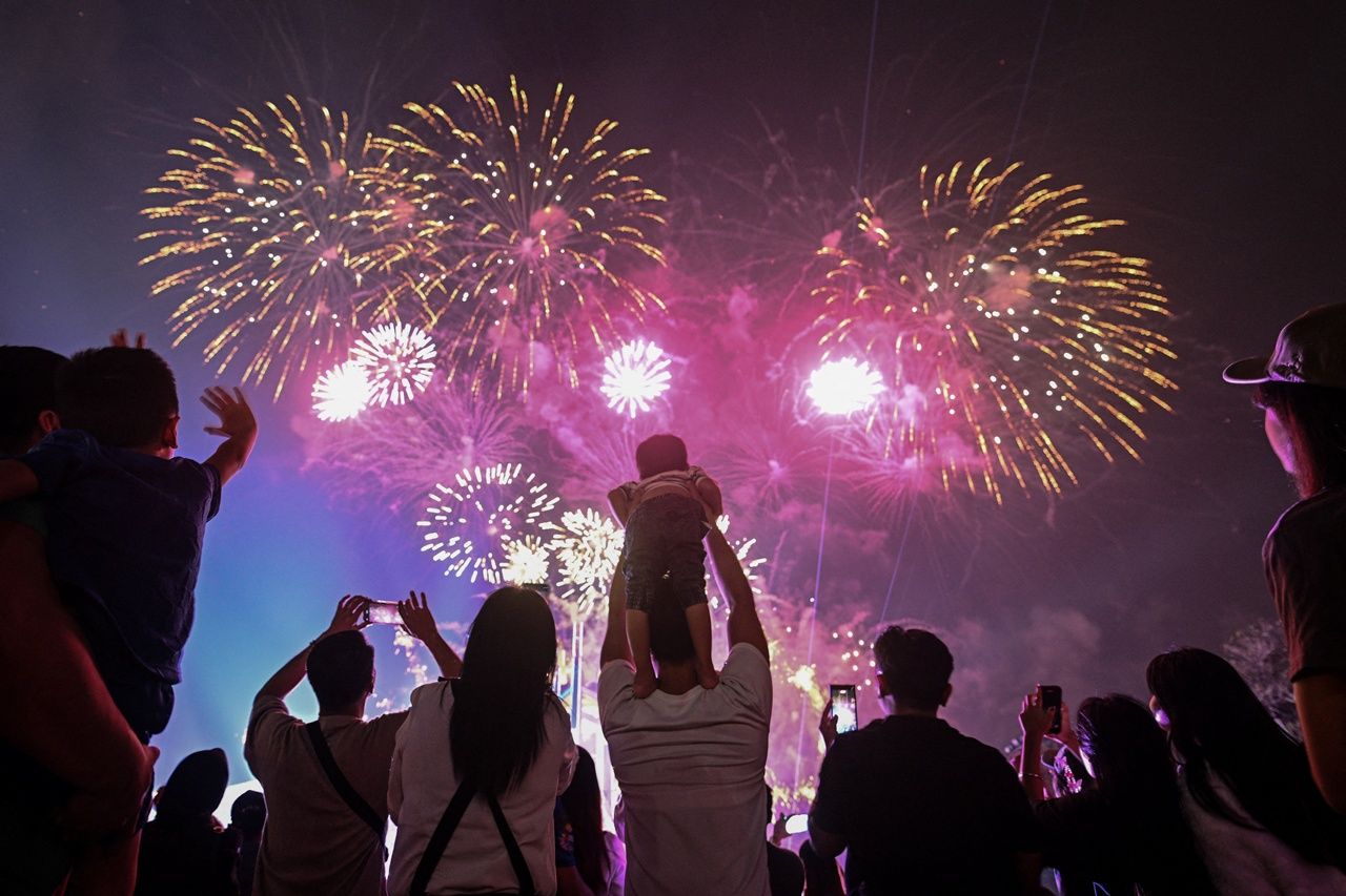 งานแสดงดอกไม้ไฟที่เมืองเกซอน ของฟิลิปปินส์