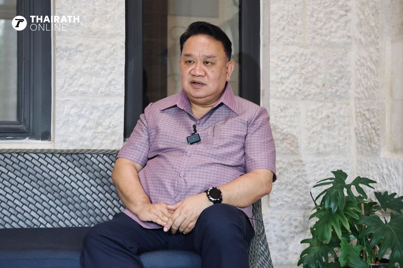 นายมังกร ประทุมแก้ว อธิบดีกรมการกงสุล 