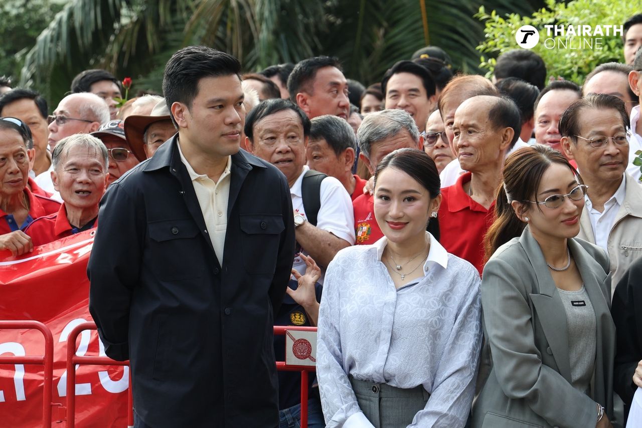 ประมวลภาพครอบครัวชินวัตรต้อนรับทักษิณ
