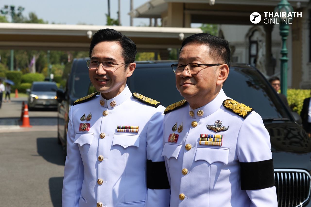 นายยศชนัน วงศ์สวัสดิ์ รองนายกรัฐมนตรีและรัฐมนตรีว่าการกระทรวงการอุดมศึกษา วิจัยและนวัตกรรม (ซ้าย) นายประเสริฐ จันทรรวงทอง รัฐมนตรีว่าการกระทรวงศึกษาธิการ (ขวา)