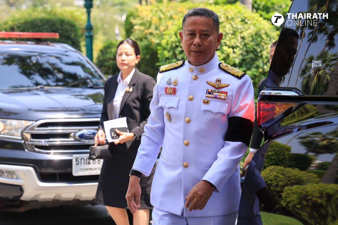 พลโทอดุลย์ บุญธรรมเจริญ รัฐมนตรีว่าการกระทรวงกลาโหม