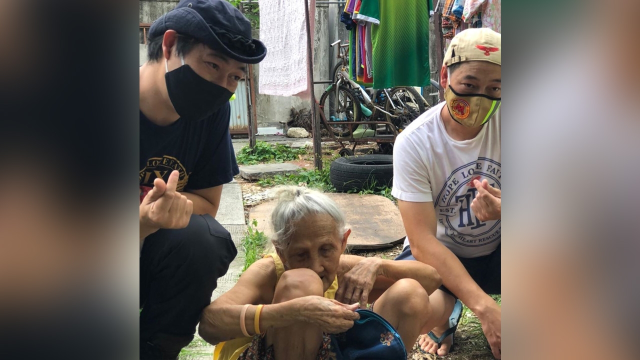 ฝันดี-ฝันเด่น ช่วยยายตาบอด 2 ข้าง เนรมิตบ้านให้ใหม่เท่าที่ทำไหว 