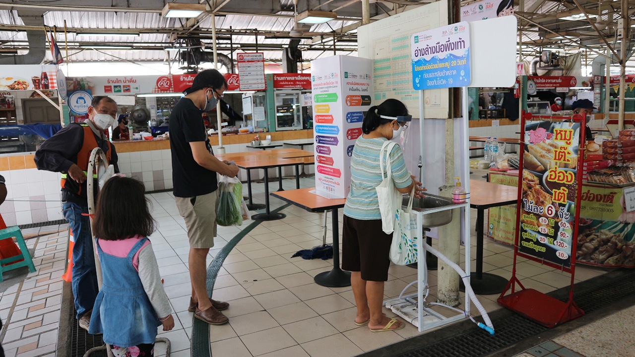 “มูลนิธิเพื่อผู้บริโภค” เสนอ สธ.ตรวจโควิด ผู้ค้าในตลาดสด-ตลาดนัด ฟรี