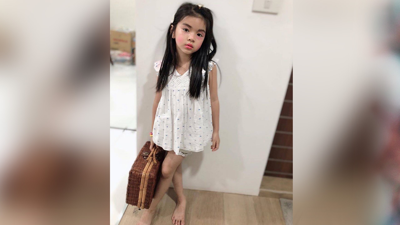 ชมความน่ารัก น้องมะลิ หัดแต่งหน้าครั้งแรก ปัดไปก่อนเดี๋ยวอ่อนเอง (คลิป)