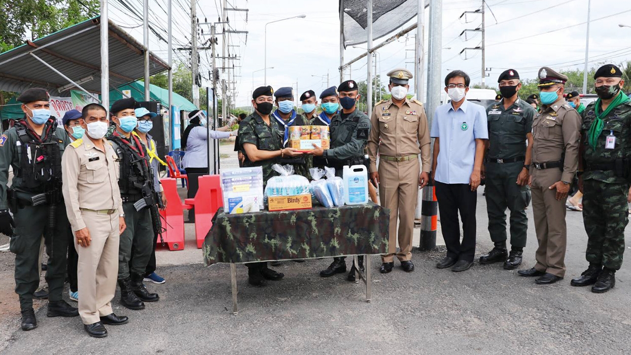 ผบ.ฉก.สงขลา ลุยเยี่ยมปชช.เดือนรอมฎอน พร้อมมอบสิ่งของสู้ โควิด-19
