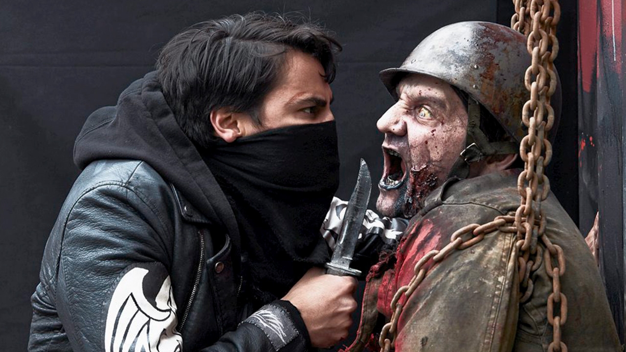 วิกฤติไวรัสซอมบี้ ทางรอดเดียวคือสู้กับมัน (คลิป)