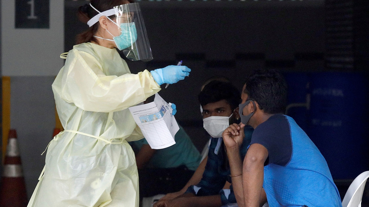 สิงคโปร์ยังหนัก พบติดเชื้อโควิดรายใหม่เกือบ 800 ยอดสะสมใกล้ 1.5 หมื่น