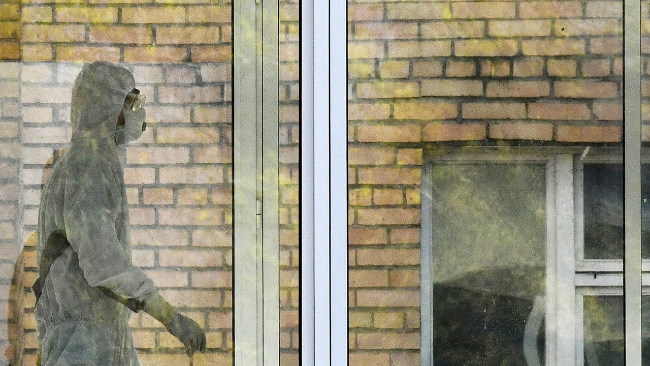 ช็อก หมอแนวหน้าสู้โควิดรัสเซีย ตกหน้าต่าง รพ. 3 คนใน 2 สัปดาห์ ดับ 2 ศพ