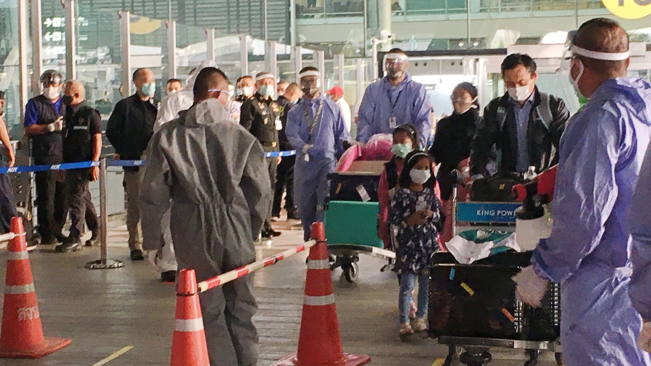 มาอีกล็อต 42 คนไทยในศรีลังกา บินถึงไทยแล้ว ลุ้นพบ 1 คน มีไข้ 