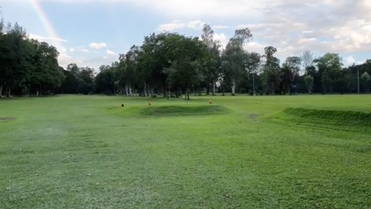 เพื่อนแคดดี้เชียงใหม่เผย หลบใต้ต้นไม้ยังโดน ลูกกอล์ฟอัดหน้าเบ้าตาแตก