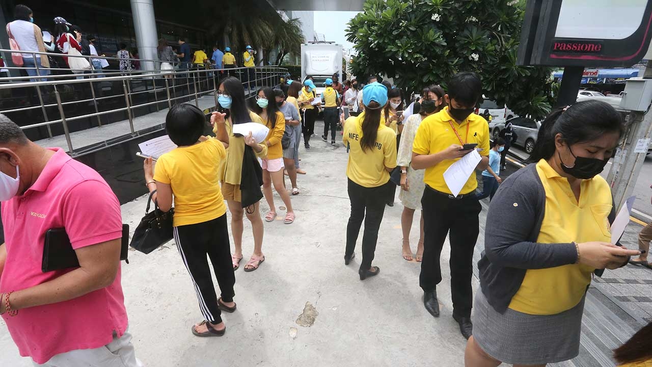 เดือดร้อนเพราะพวกวีไอพี