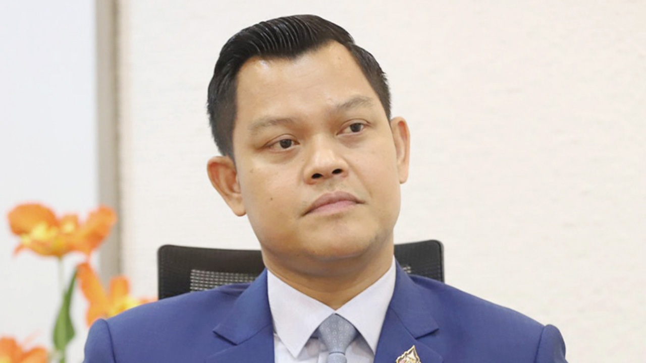 "ธนกร" สวน "เทพไท" ทำเป็น ส.ส.เทวดา ตอกกลับเห็บหมา ระวังโดนถอนหงอก 