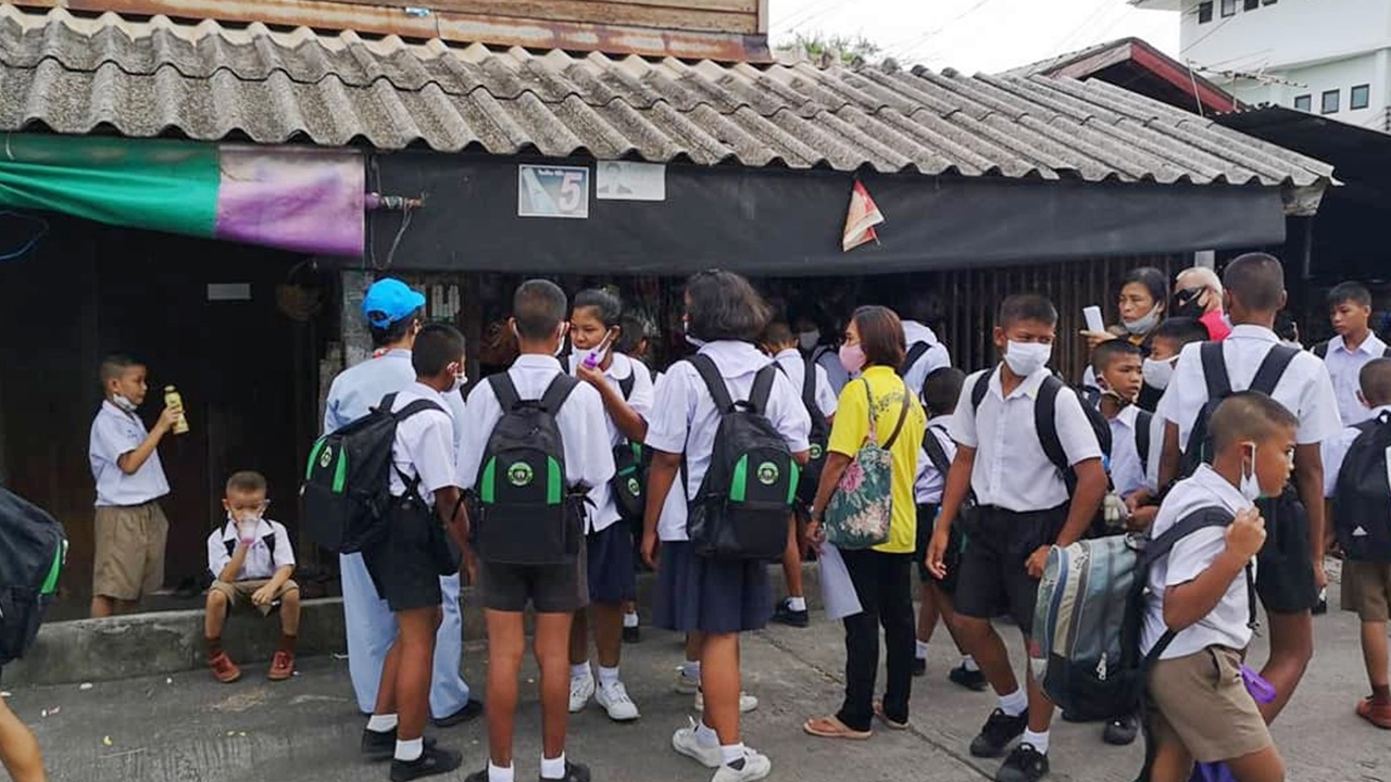 ผวาโควิดฯ ระยองสั่งปิด 11 สถานศึกษา ศบค.ร้อน เคลียร์การ์ดตกพรุ่งนี้