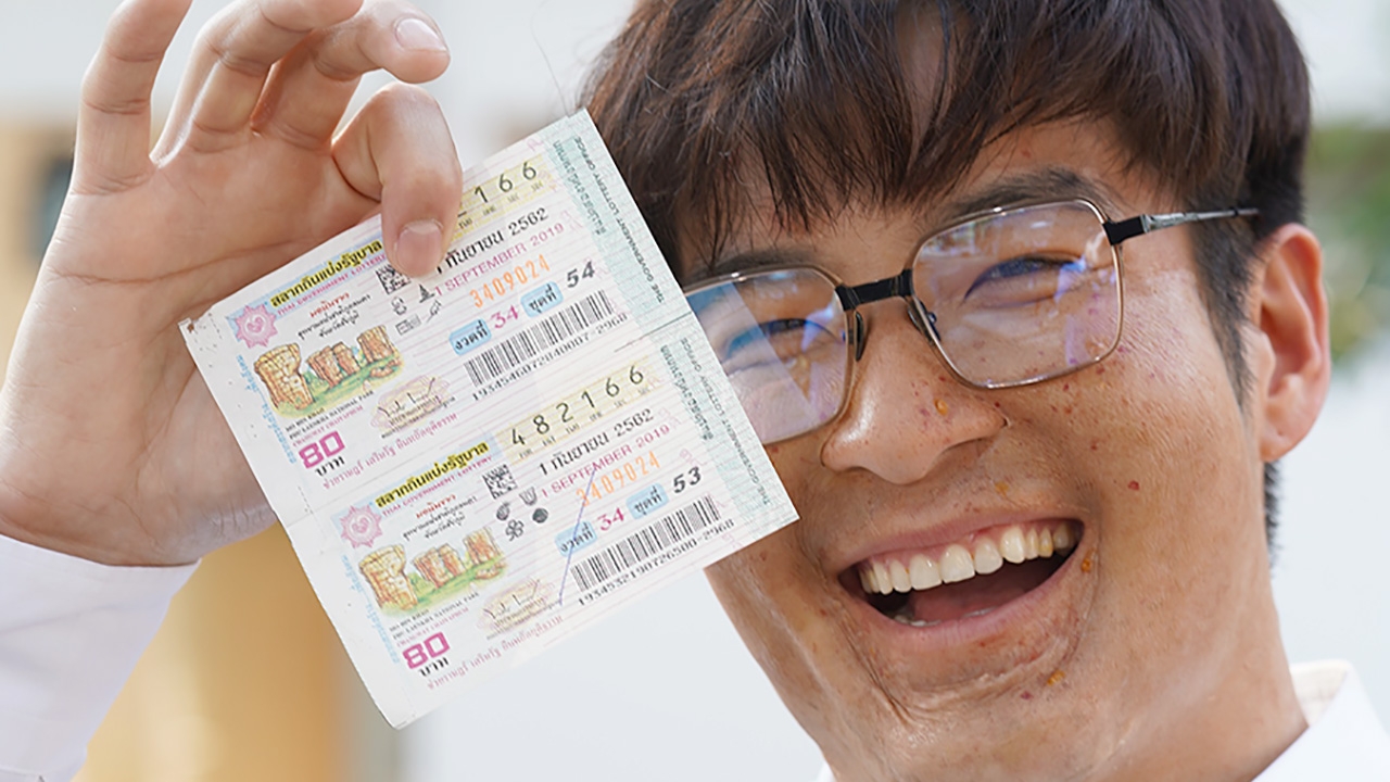 ภาพเด็ด “อาเล็ก ธีรเดช” หนัก 100 โล ในเรื่อง “ดวงแบบนี้ไม่มีจู๋”