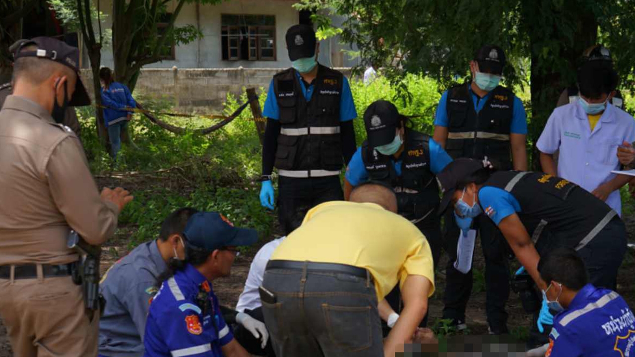 น้าชายสุดโหด ฆ่าหลานคู่แค้นด้วยฉมวก แทงคอแล้วขุดหลุมฝัง