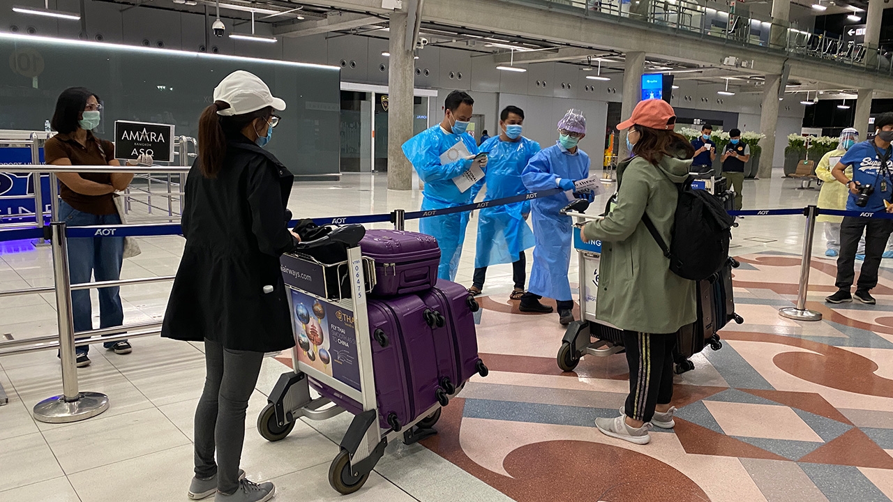 คนไทย 448 คนจาก 4 ประเทศ กลับถึงสุวรรณภูมิ พบมีไข้สูง 6 คน