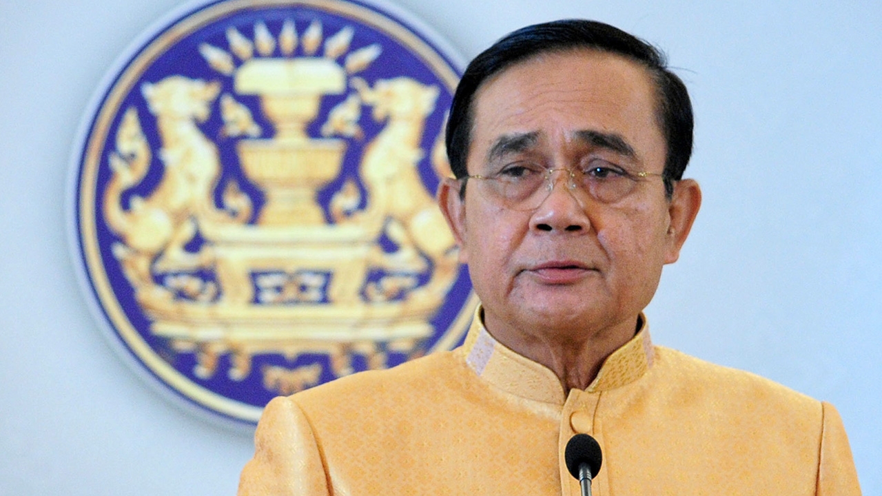 นายกฯ ห่วงประชาชน เตือน "การ์ดอย่าตก" ป้องกันโควิดระบาดรอบ 2  