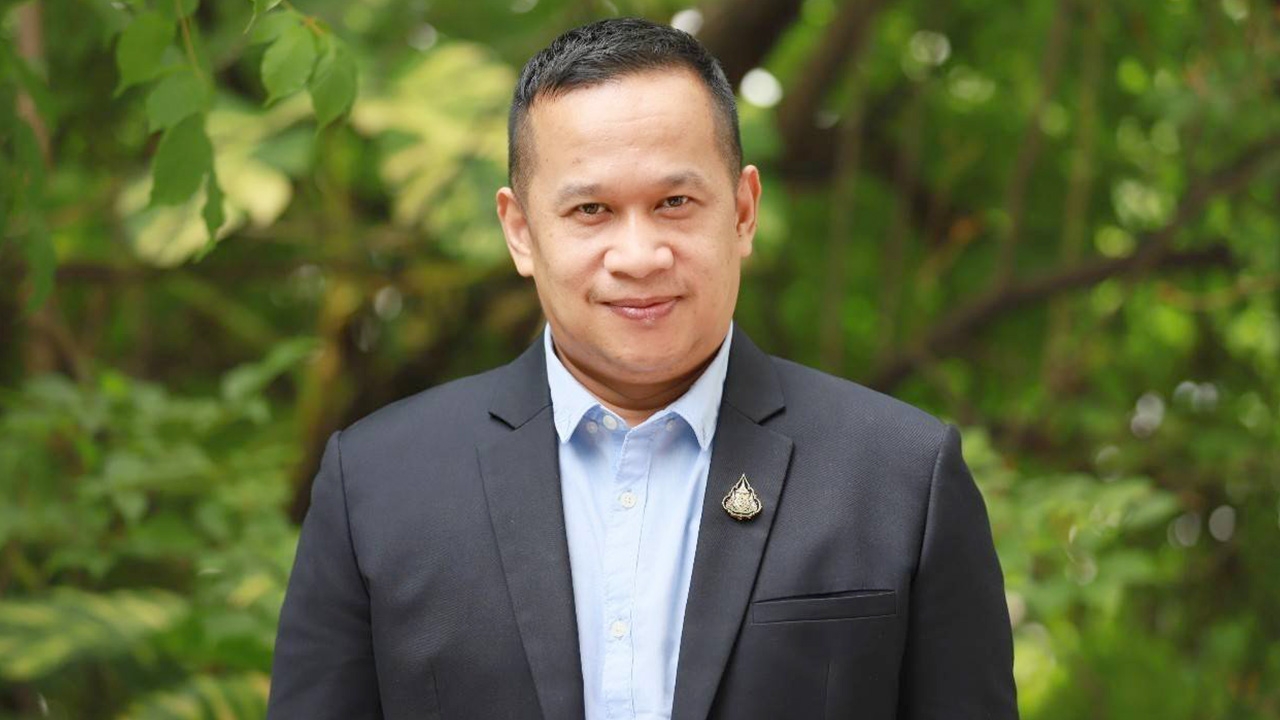 อนุสรณ์ ซัด บิ๊กตู่ ปรับครม. มัวขี่ม้าเลียบค่าย "สมคิด" ยังสารภาพ ถอดใจ