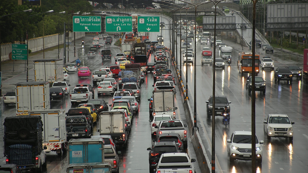 สภาพอากาศวันนี้ มรสุมปกคลุมไทย ภาคอีสาน-ตะวันออก-ใต้ ฝนเพิ่มขึ้นอีก