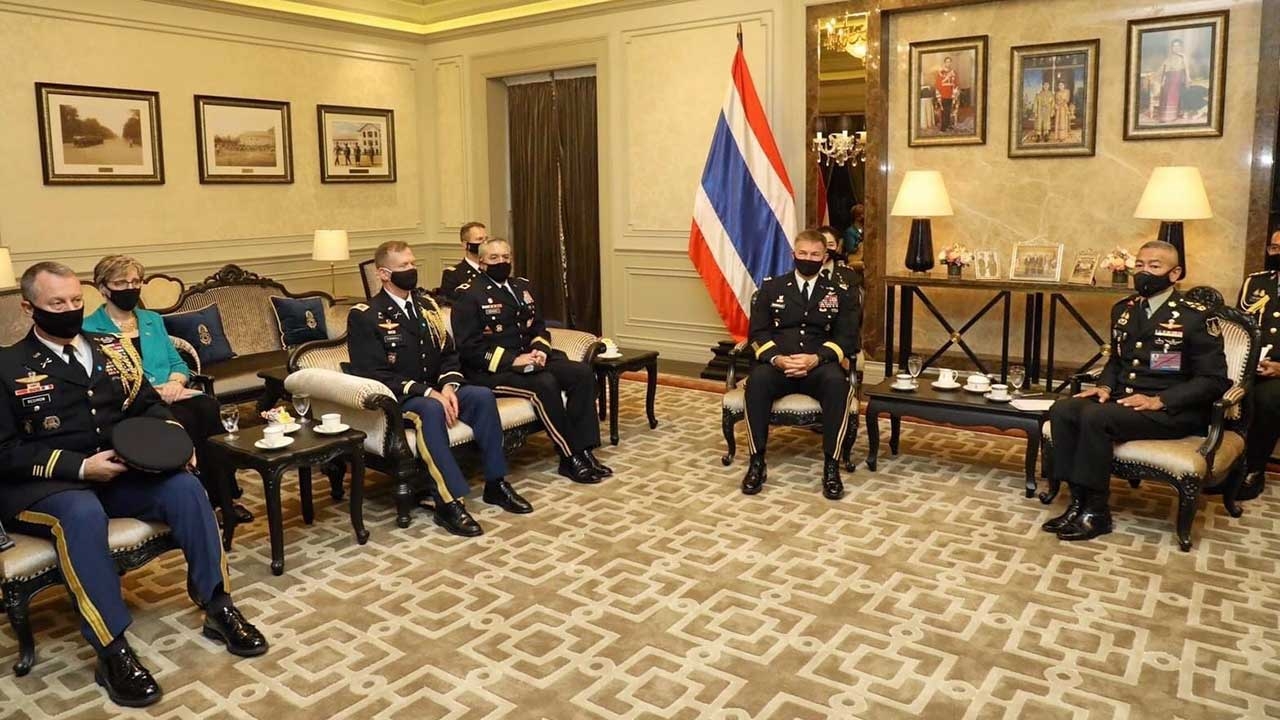 การ์ดรัฐธรรมนูญห้ามตก