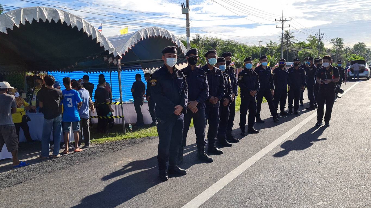 ระดมชุดควบคุมฝูงชนนับพันนาย คุมเข้มเวทีประชาพิจารณ์นิคมอุตสาหกรรมจะนะ