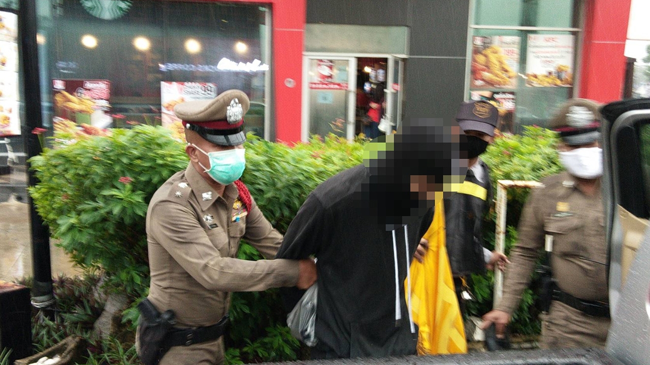 ตำรวจรวบหนุ่มควงปืนปลอมจี้แบงก์ ในเดอะพาซิโอ พยายามชิงเงิน 2 ล้าน