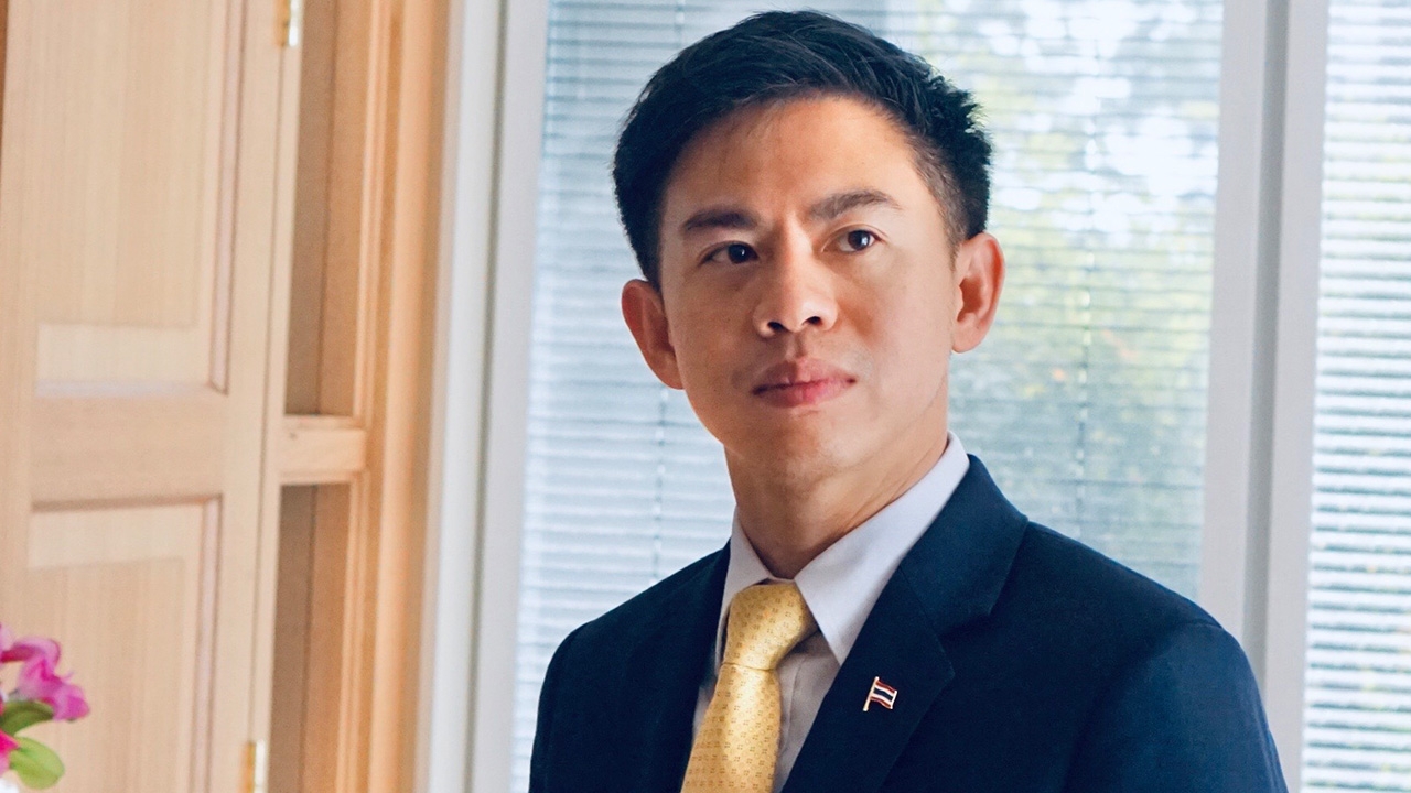 "อิสระ" ชี้ ผอ.ทำโทษตัดผมแหว่งนร.หญิง ไม่ได้ - จี้ รมว.ศธ.ตั้งกก.สอบ