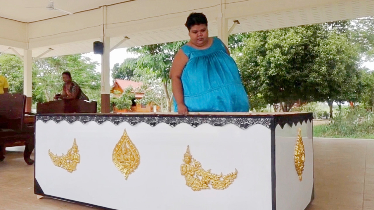 เห็นโลงดีใจ สาวอ้วน 200 โล ขอบคุณกู้ภัย ต่อโลงบิ๊กไซส์ ให้ก่อนสิ้นลม