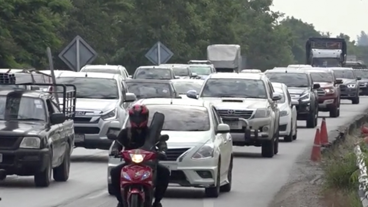 สิ้นสุดวันหยุดยาว คนแห่กลับกรุง ถนนมิตรภาพ รถหนาแน่น เริ่มติดขัด