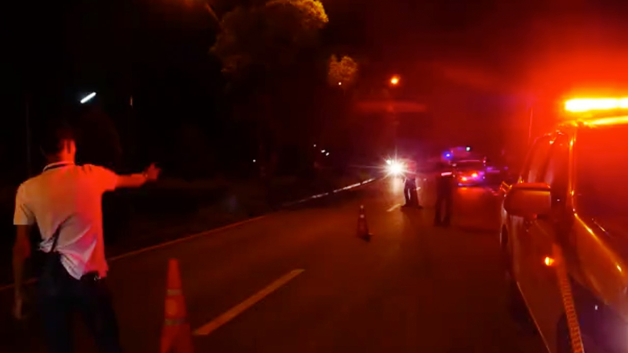 ตีนผีขับรถชนคุณลุงเดินถนนเสียชีวิต ก่อนบึ่งรถหลบหนีลอยนวล