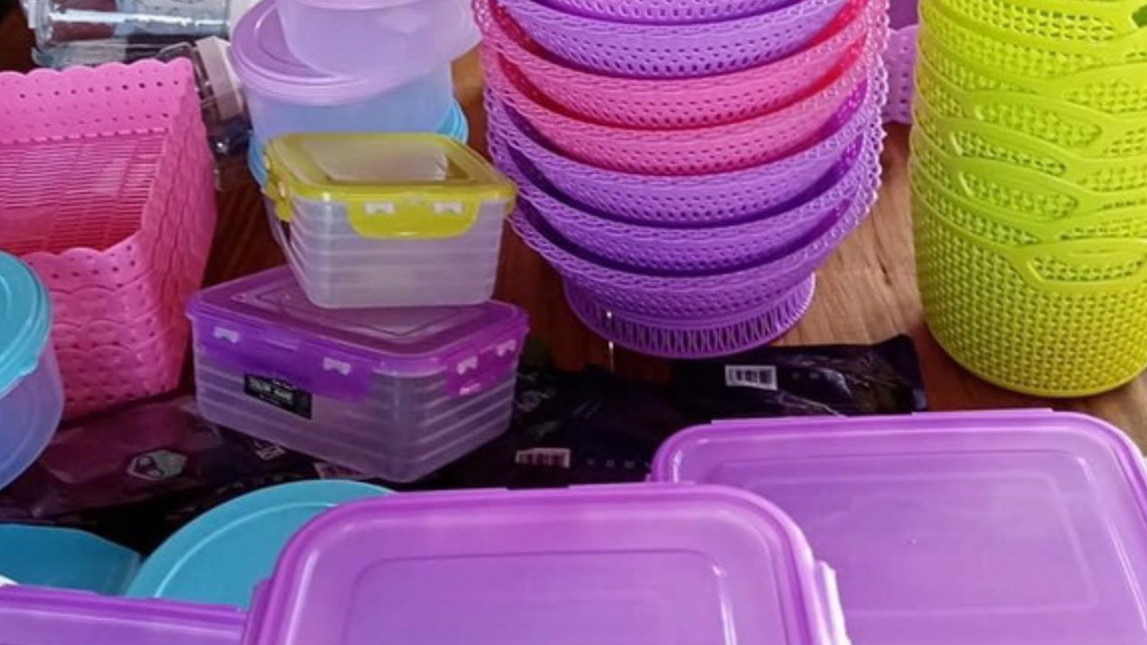 ชาวเน็ตแฉ สาวอ่างทองขโมยของร้านจิปาถะ 0 บาท มาเปิดขายที่บ้านแค่ 5 บาท