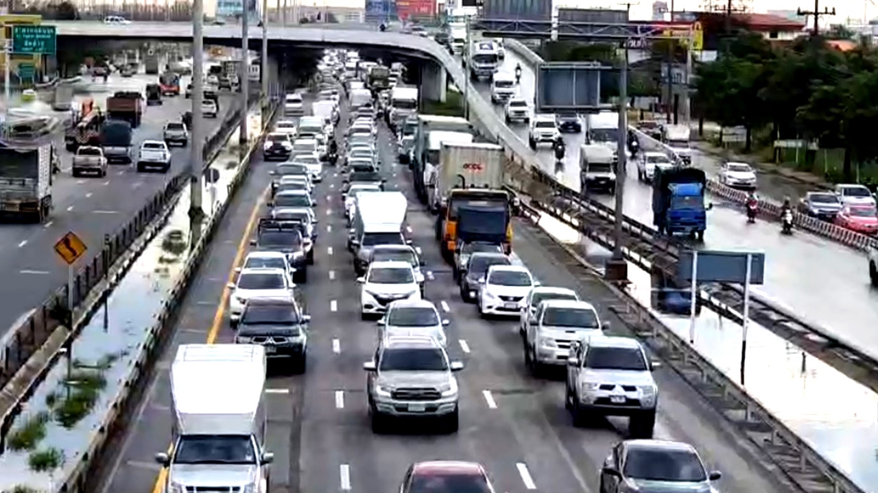 ประชาชนแห่เดินทางออกต่างจังหวัด ช่วงวันหยุดยาว ทำรถติดหนักหลายเส้นทาง