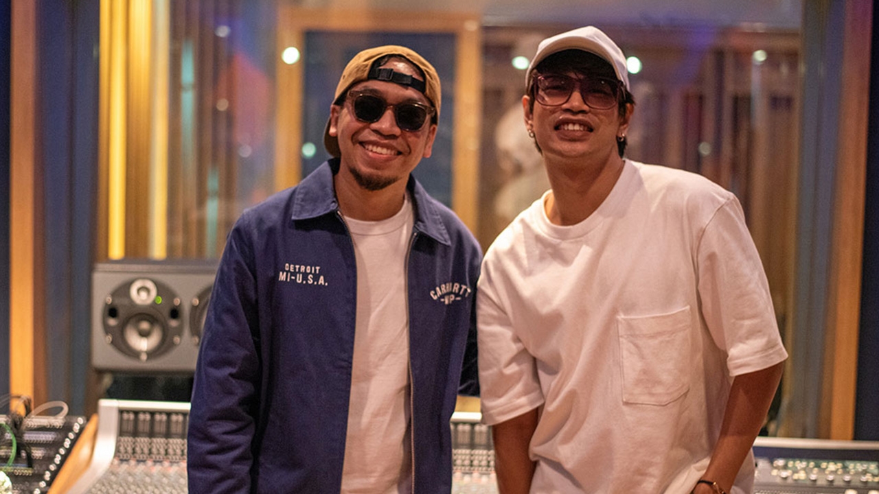 “แว่นใหญ่” นำทีมศิลปินร่วมร้องเพลง “ข้อความ” ในโปรเจกต์ The Sound of Happiness (คลิป)