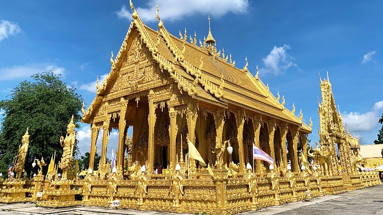 เที่ยวฉะเชิงเทรา ไหว้พระพิฆเณศวร ชมโบสถ์สีทอง อลังการอร่ามตา