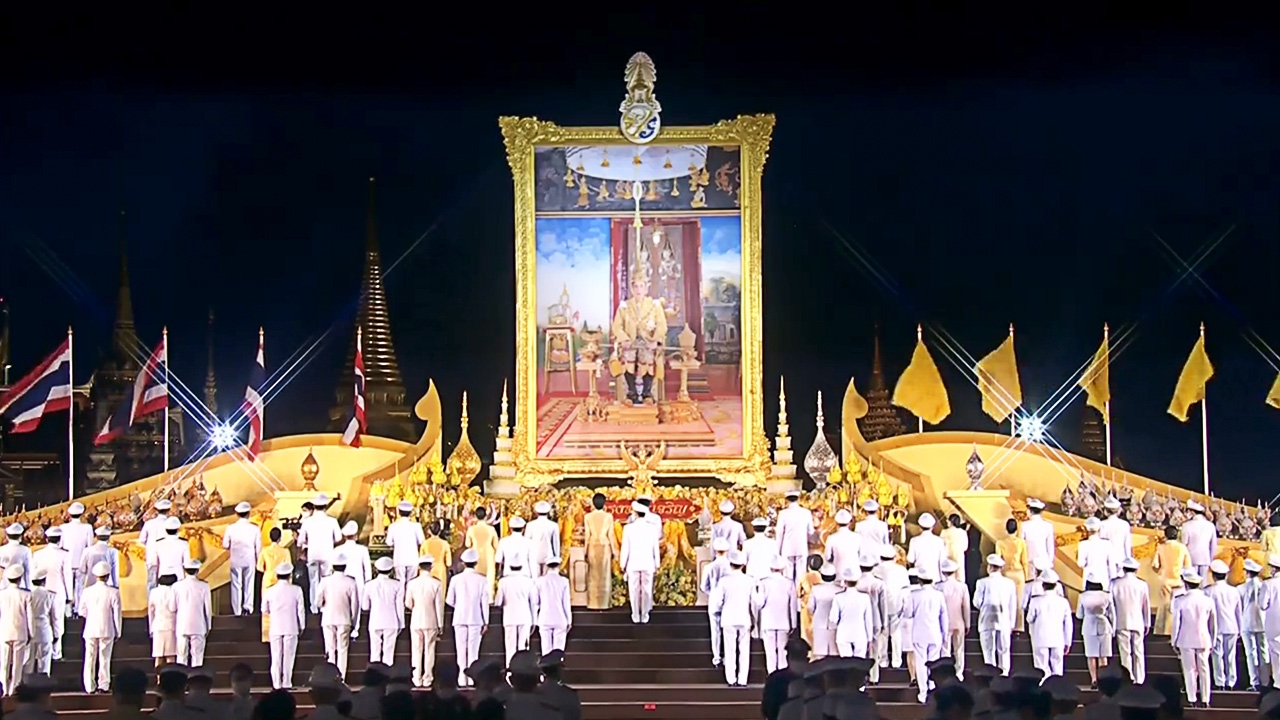 นายกฯ นำจุดเทียนถวายพระพรชัยมงคล วันเฉลิมพระชนมพรรษา ในหลวง ร.10