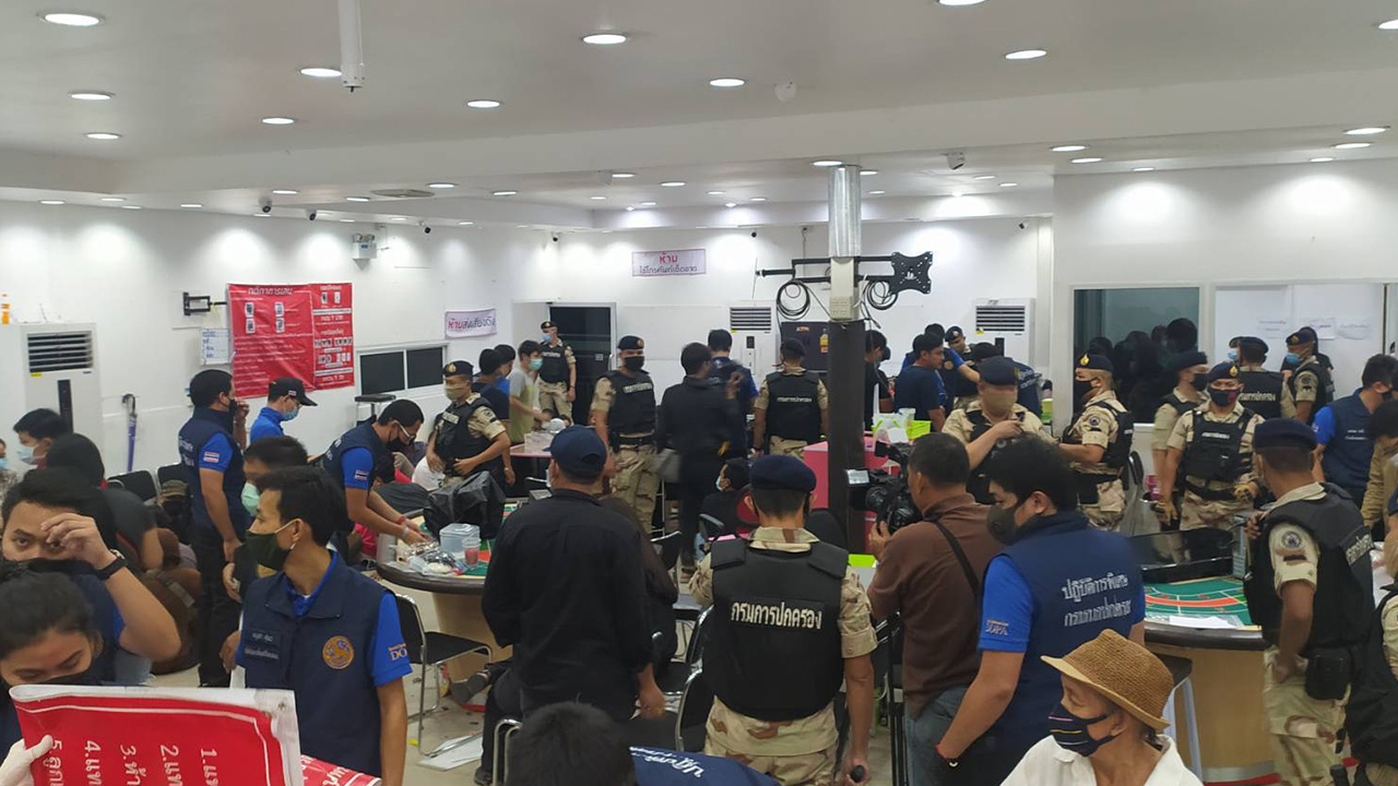 ปกครอง เปิดปฏิบัติการ "ศรีอโยธยา" ทลายบ่อนใหญ่บางปะอินจับได้ 122 คน