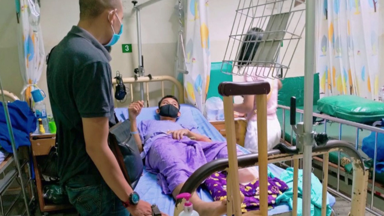 โผล่แล้ว สวป. ชนแล้วไม่จอด มอบ 5 พันทำขวัญหนุ่มแกร็บฟู้ด ถูกตัดขา 